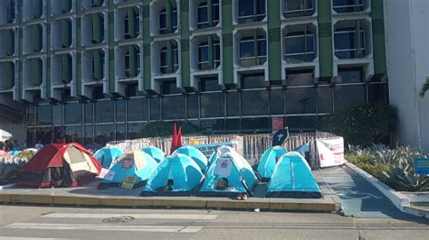 Em Greve Professores Das Ueba Acampam Em Salvador