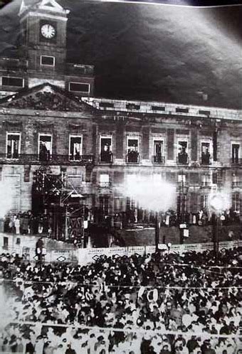 Uvas Puerta del Sol Ya está el listo que todo lo sabe