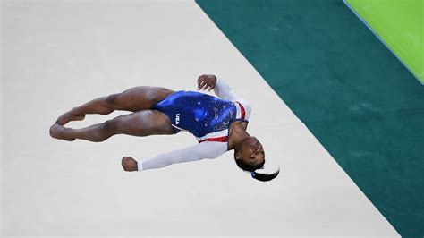 Olympia Turnen Superstar Simone Biles überragt Im Mehrkampf Finale