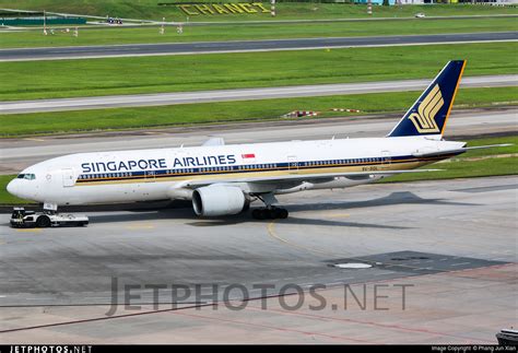 V Sql Boeing Er Singapore Airlines Phang Jun Xian