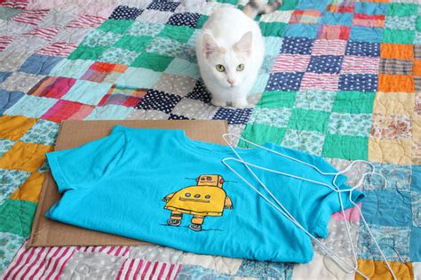 Diy Cat Tent Using An Old T Shirt 12thblog