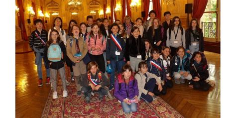 Commelle Vernay Le Conseil Municipal Des Enfants En Visite Paris