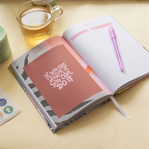 colorful agenda weekly planner diary    fun colorful