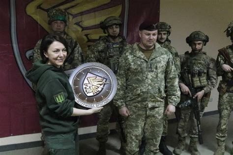 Президент відзначив 95-ї десантно-штурмову бригаду, яку очолює ...