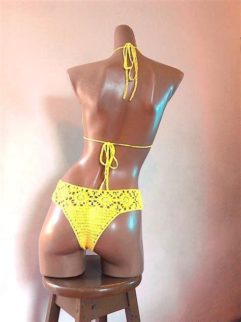 Corola S Artesanales BIKINI MOTIVOS AMARILLO