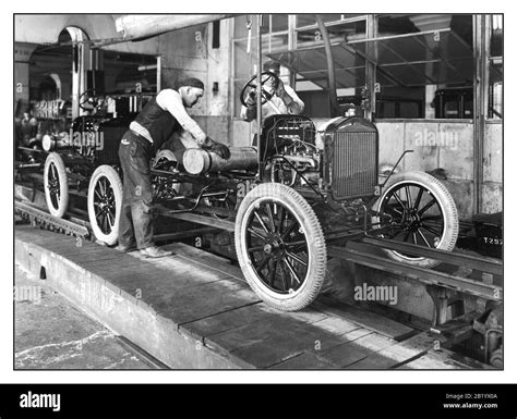 Ford model t assembly line hi-res stock photography and images - Alamy