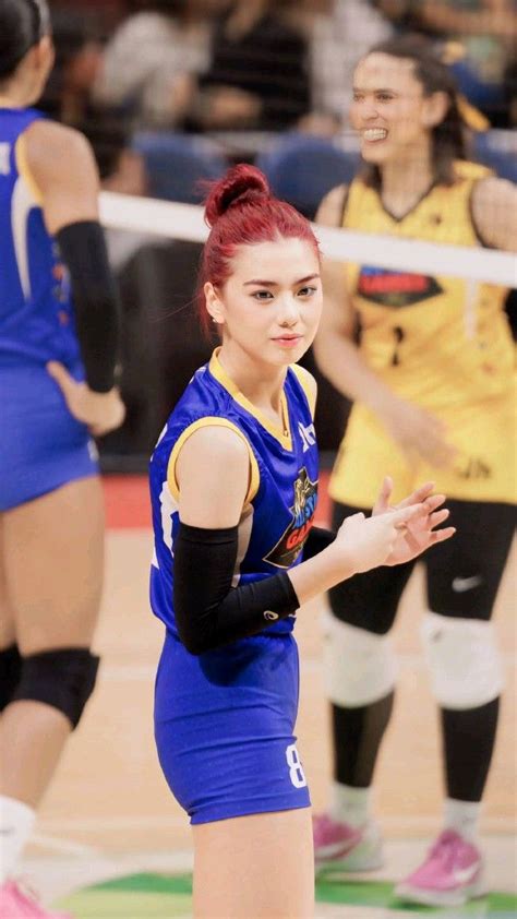 Pin by anj ౨ৎ on bini activities Pretty brunette Cute friend photos Pretty smile