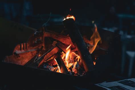 10 000 Kostenlose Feuer Kamin Und Feuer Bilder Pixabay