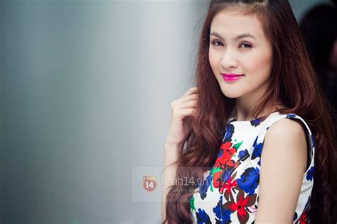 Hot girl Kelly Phẫu thuật cằm lần và suýt phải cắt bỏ cằm vì hoại tử