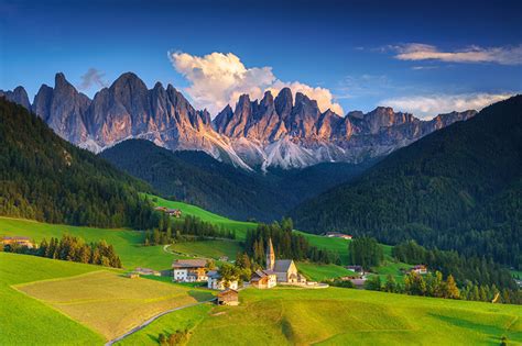 Fondos de Pantalla Italia Montañas Iglesia Fotografía De Paisaje Santa