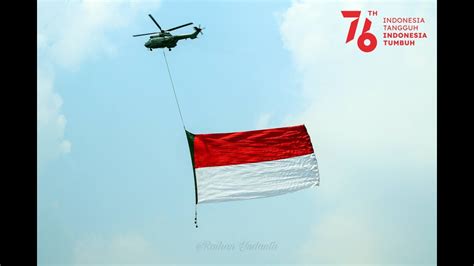 Helikopter Membawa Bendera Merah Putih Raksasa Helicopter Caracal Dan