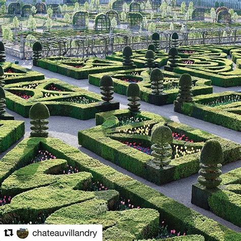 Repost Chateauvillandry A La Tomb E Du Jour Les Topiaires R Pondent