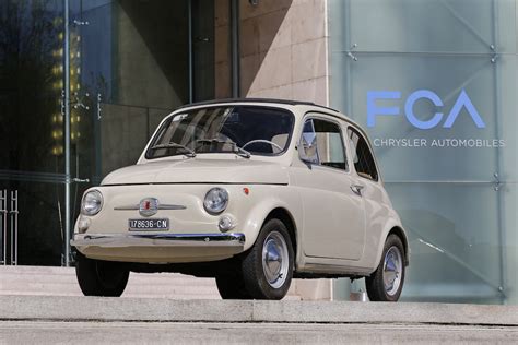 Fiat 500 entra al MoMA: opera immortale - MotorAge New Generation