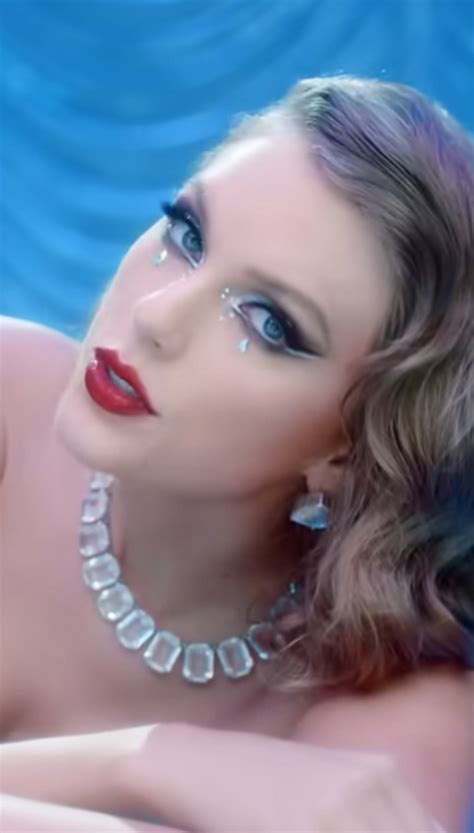 Taylor Swifts “bejeweled” Music Video Is A Treasure Trove Of Bedazzled