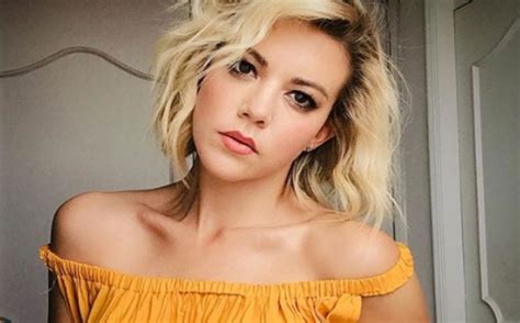 Fernanda Castillo lució su bronceado con un revelador bikini Fama