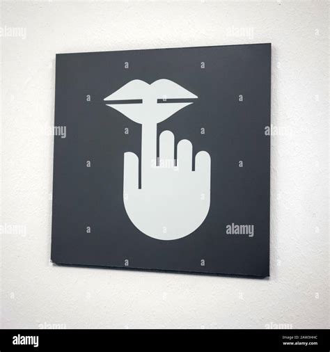 Quiet sign library hi-res stock photography and images - Alamy