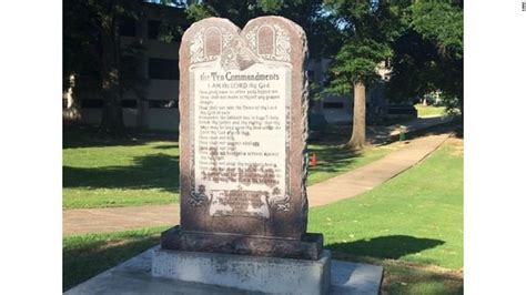 Arkansas Installs Ten Commandment Monument Cnn