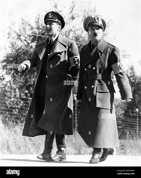 REGINALD GARDINER Como Schultz Y CHARLIE CHAPLIN Como El Carcinoma