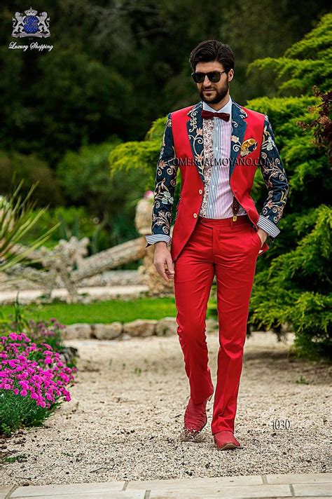 Traje Patchwork Rojo Raso Algodon Mario Moreno Moyano Art