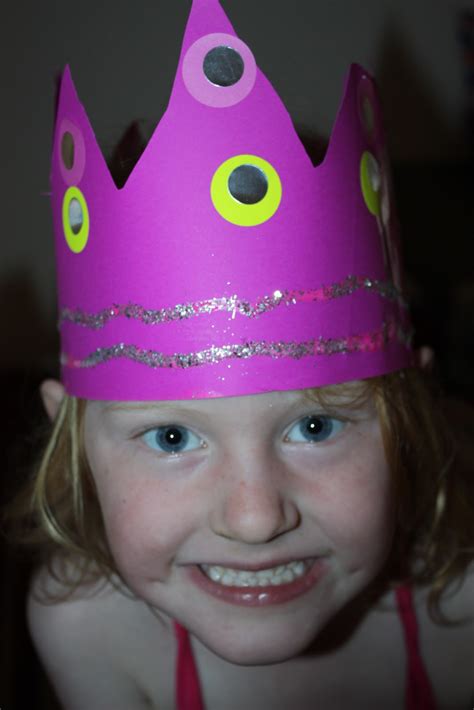 Kids Love Craft: Crowns