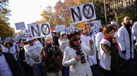 Marea Blanca Contra La Privatizaci N Y Recortes En Sanidad Rtve