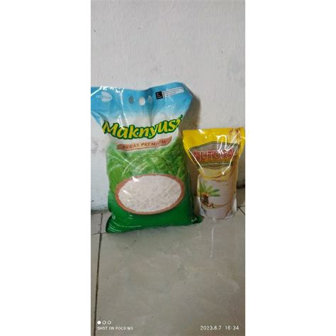 Jual Paket Hemat Beras Maknyuss Kg Dan Minyak Goreng Liter Shopee