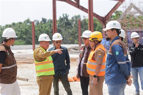 Tinjau Pekerjaan Islamic Center Muzakir Optimis Selesai Tepat Waktu