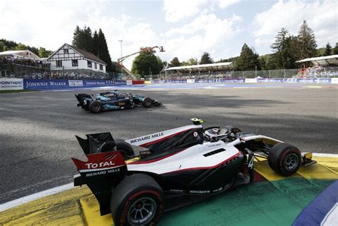 Formel 1 Ticker Nachlese Spa F2 Pilot Hubert Stirbt Nach Crash