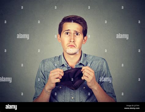 Empty Wallet Hi Res Stock Photography And Images Alamy