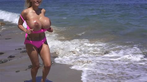 Xem AMBER ALENA GIANT TITS ON THE BEACH JAVHAY