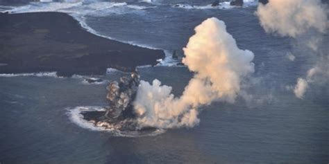 Melihat Dahsyatnya Letusan Gunung Api Bawah Laut Di Jepang Merdeka