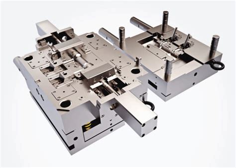 MISUMI 2 Cavity Yudo Hot Runner Car Parts Mold IATF16949