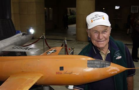 Murió el primer piloto que rompió la barrera del sonido Chuck Yeager