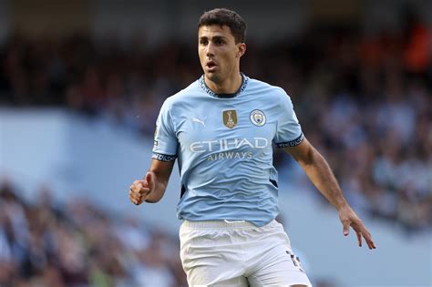 Rodri gives predicted injury return date to delight Man City fans ...