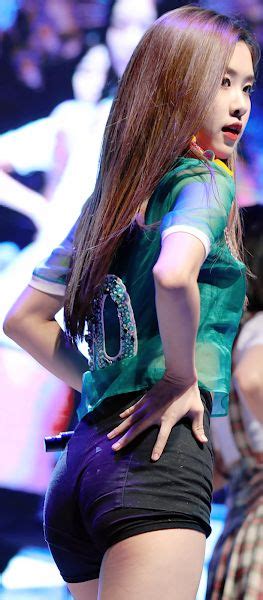 Hot Sexy Roseanne Park Bikini Pics