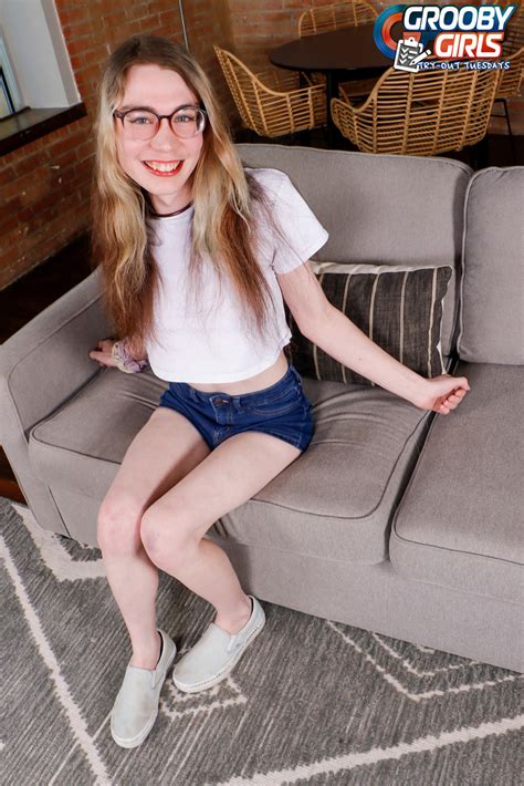 Grooby Girls Performed By Emily Bun Porn Pics CoedCherry