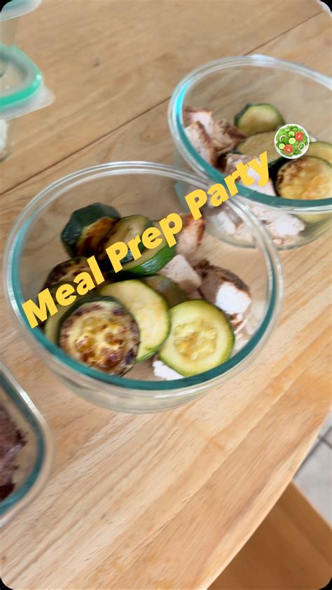 “Want to Fix Your Nutrition? Get Your 🍑 in the Kitchen!” 🥩🍳🥬 Yep, I