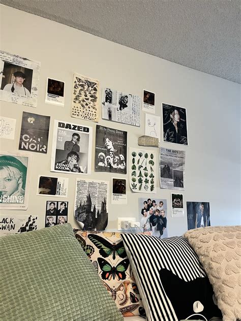 Dorm Room College Aesthetic Posters Green🎞️ College Dorm Pictures