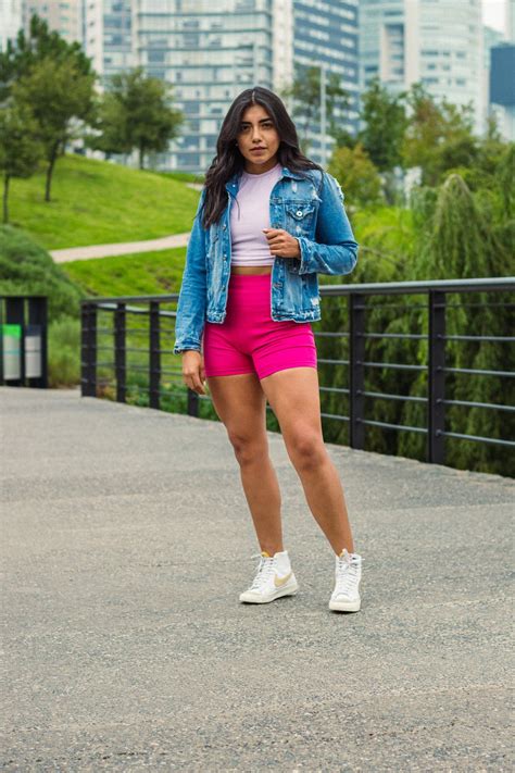 The 15 Coolest Outfits For An Amazing 80s Party | Panaprium