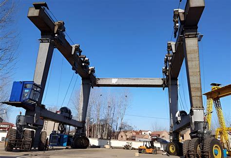 SinoTech 15 - 1200t Travel Lift for Marine Boat, Cargo Transportation
