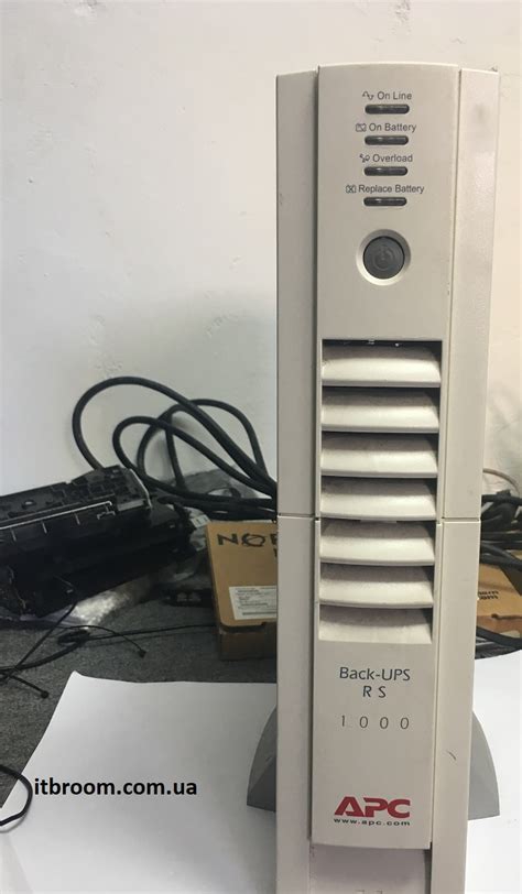 Бесперебойник APC BACK-UPS RS 1000VA