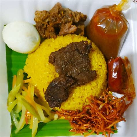 10 Nasi Kuning Paling Endes Di Makassar Gurihnya Susah Ditolak