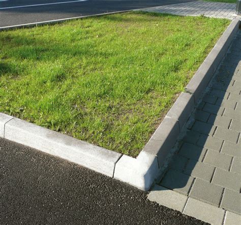 Bordure béton utilisations avantages et pose