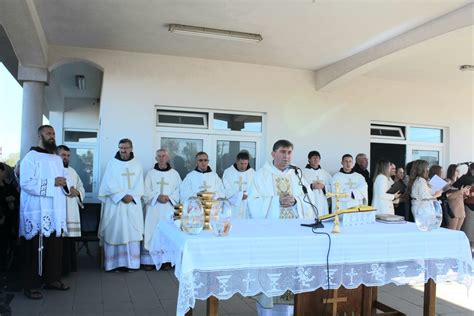 Blagdan Svih Svetih U Posavini U Znaku Molitve Posjeta Grobljima I