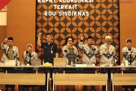 Pgri Pertanyakan Tunjangan Guru Di Draf Ruu Sisdiknas Suara Merdeka