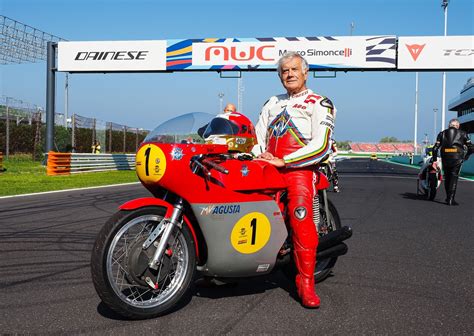 Giacomo Agostini Festeggia I Suoi Anni Nella Rider S Land Il Romagnolo