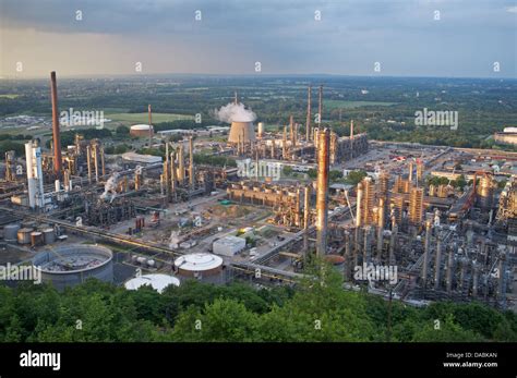 BP oil refinery Stock Photo - Alamy