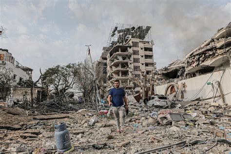 Gaza’s Rimal neighbourhood wiped out by Israeli air strikes | Israel ...