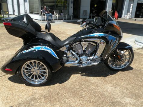 2010 Victory Vision Arlen Ness Built Lehman Crossbow Trike Only 917 Miles