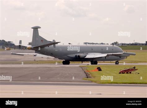 Nimrod plane hi-res stock photography and images - Alamy